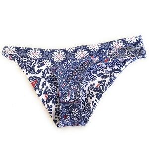 Luli‎ Fama Bikini Bottom